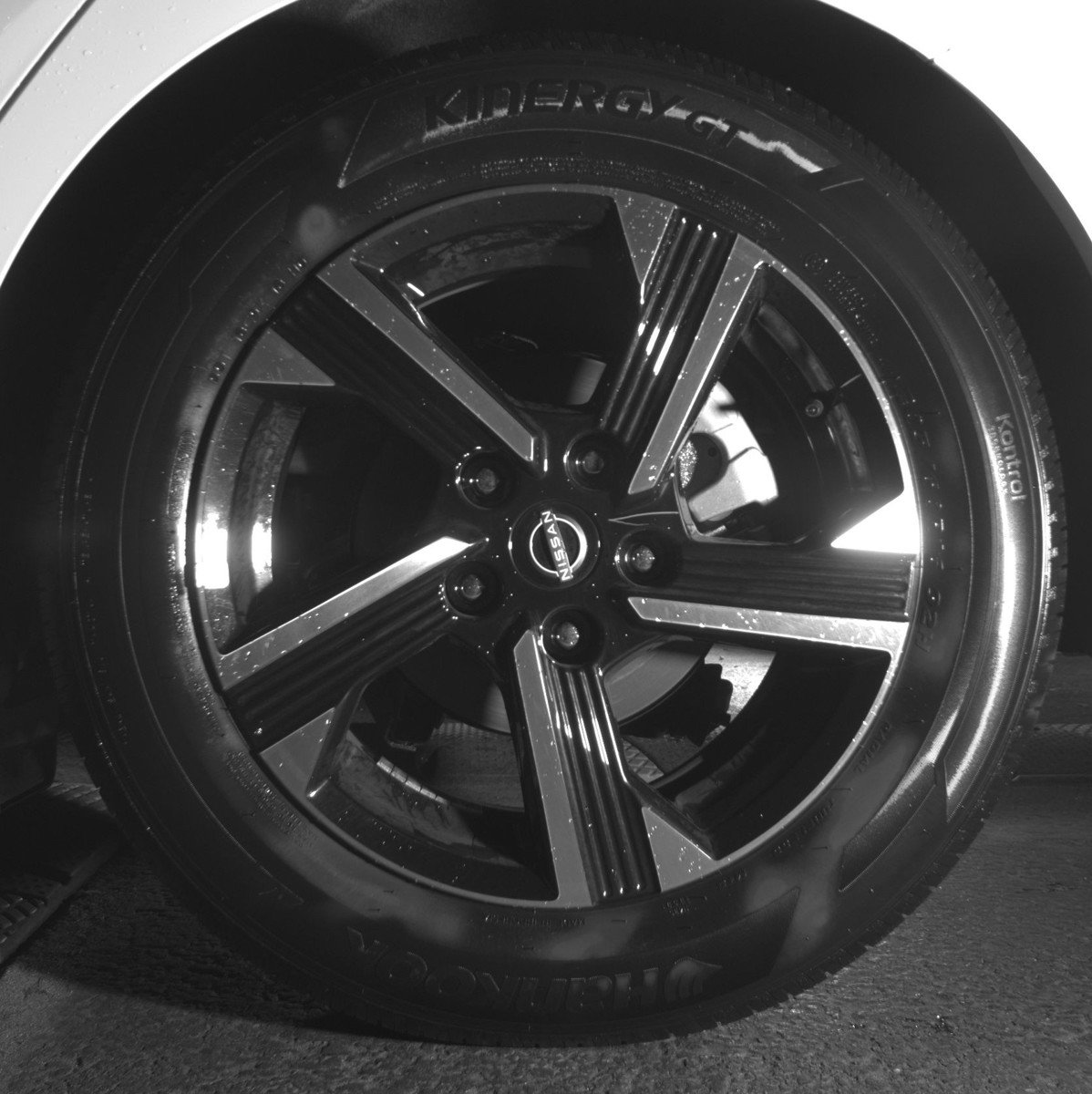 Used 2025 Nissan Sentra SV FWD image 14