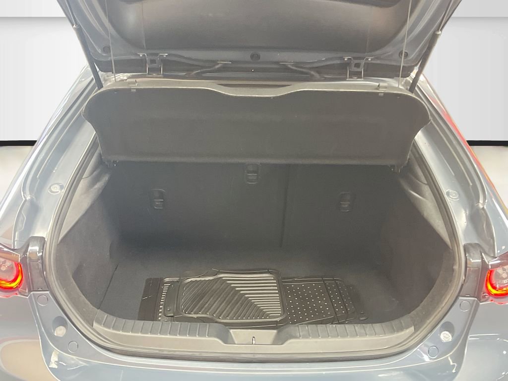 Used 2021 MAZDA MAZDA3 Hatchback w/Premium Plus Pkg image 27