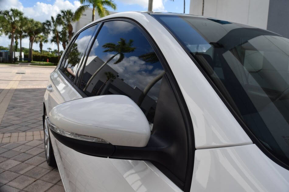 Used 2013 Volkswagen Golf TDI image 31