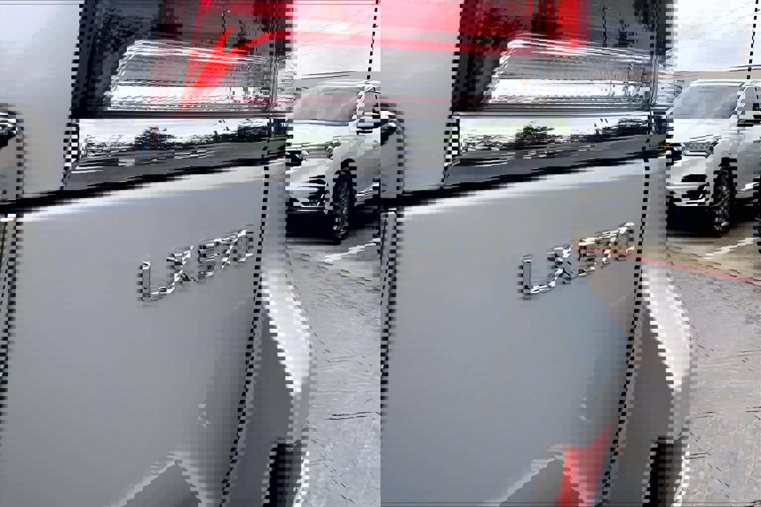 Used 2014 Lexus LX 570 4WD image 10