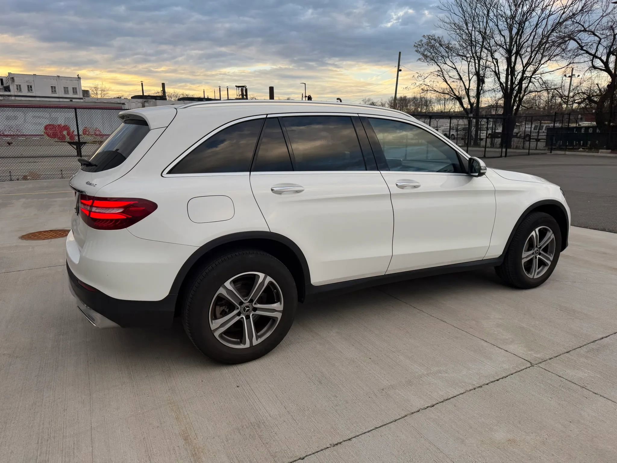 Used 2019 Mercedes-Benz GLC 300 4MATIC image 13