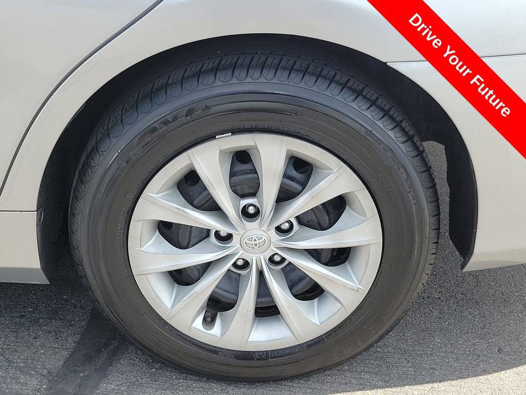 Used 2017 Toyota Camry LE FWD image 26
