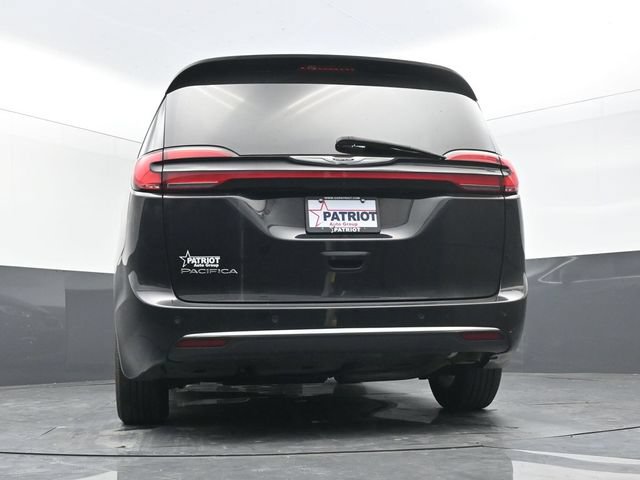 Used 2025 Chrysler Pacifica Select FWD image 42