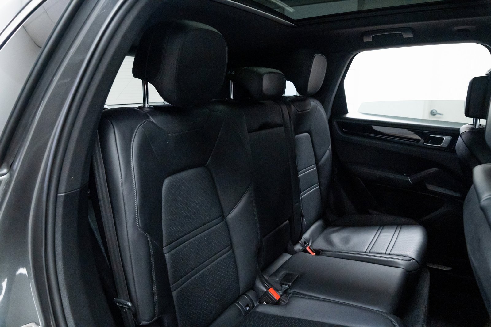 Used 2019 Porsche Cayenne image 23