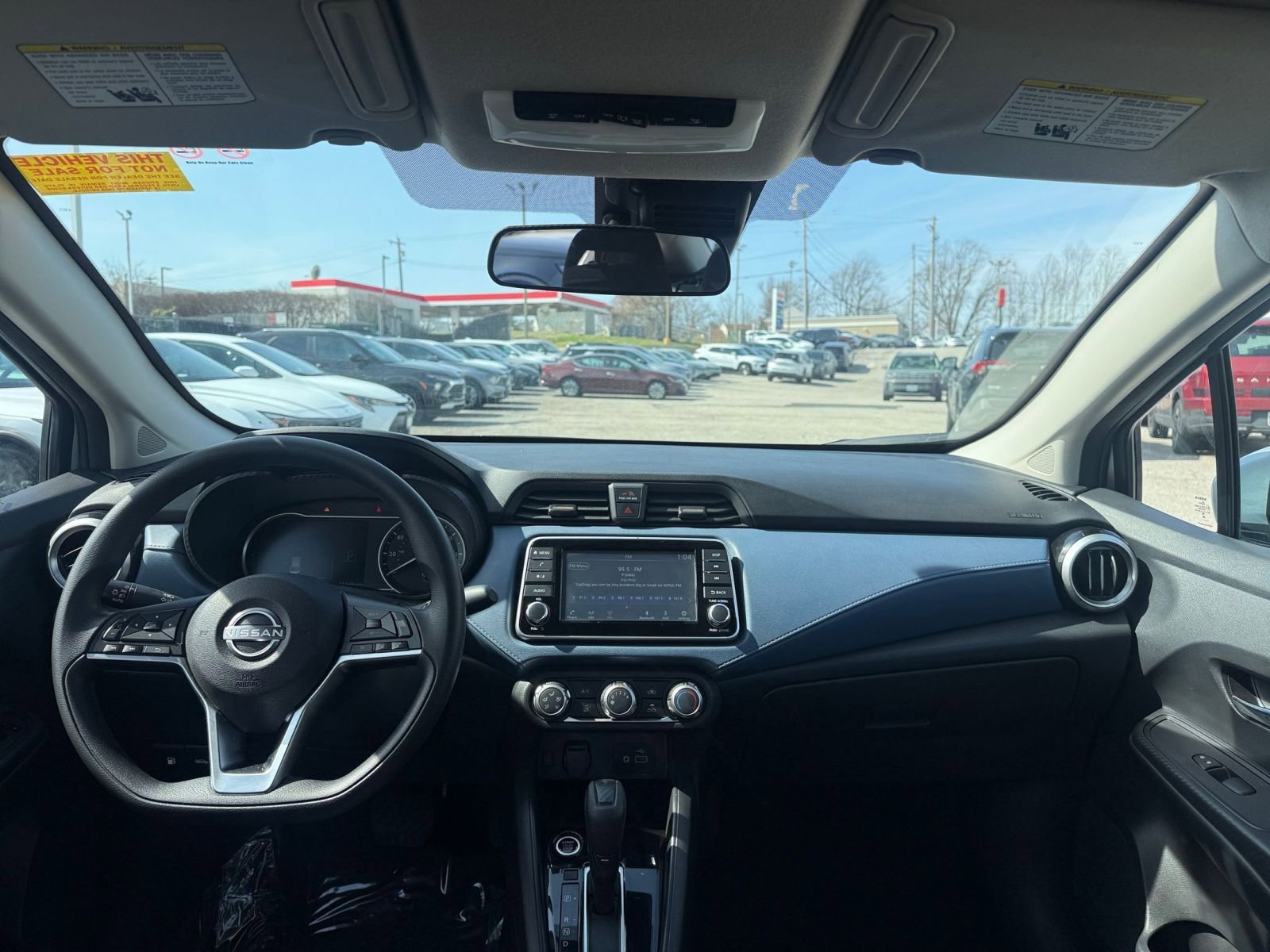 Used 2025 Nissan Versa SV image 32