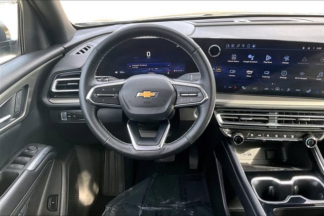 Used 2025 Chevrolet Traverse LT image 5