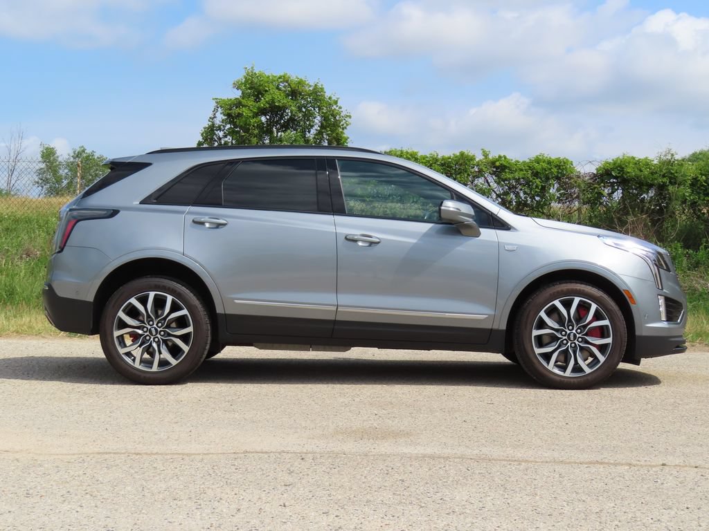 Used 2024 Cadillac XT5 Sportv w/ Technology Package AWD/4WD image 2
