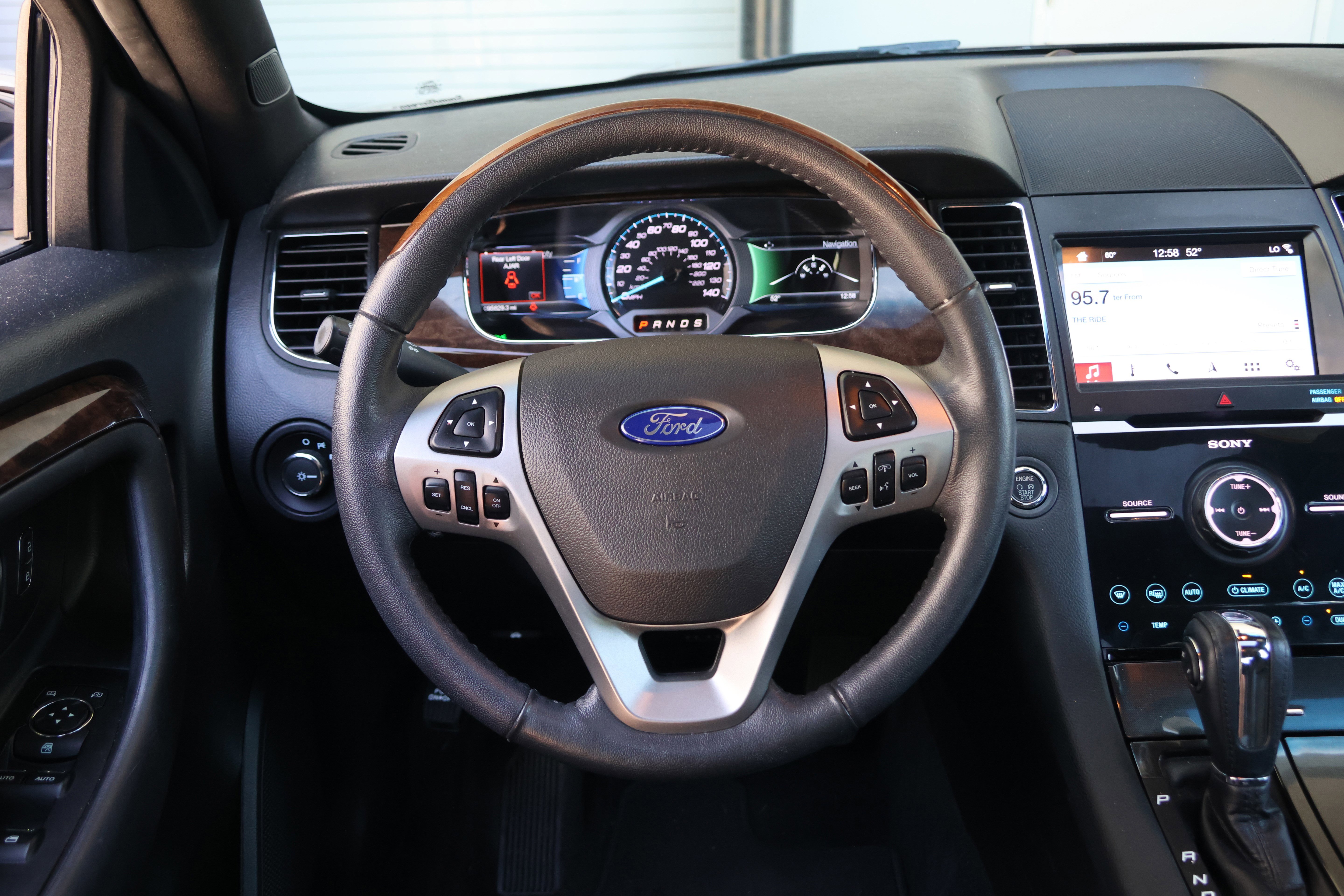 Used 2018 Ford Taurus Limited image 17
