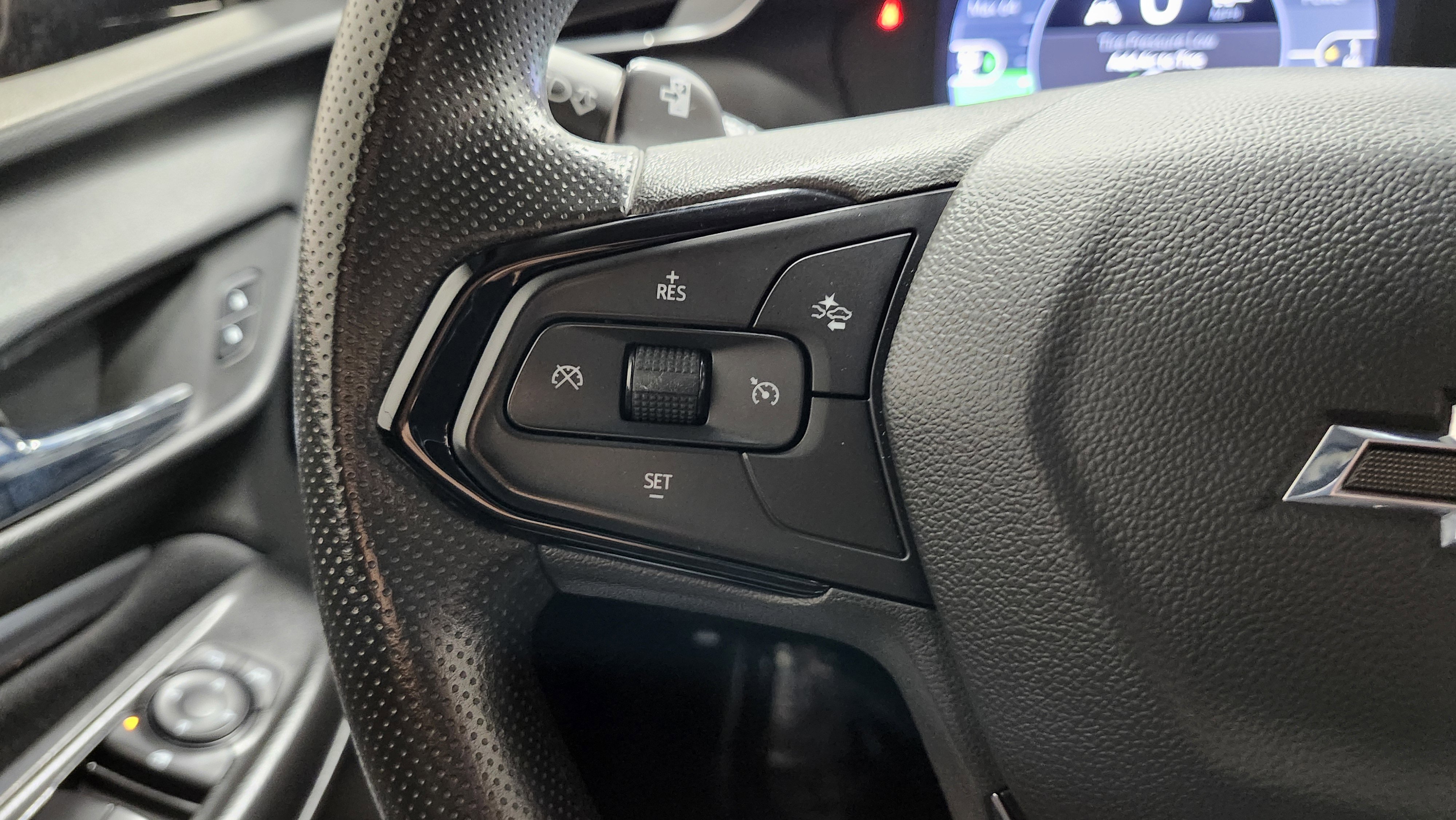 Used 2023 Chevrolet Bolt EUV LT w/ Driver Confidence Package image 32