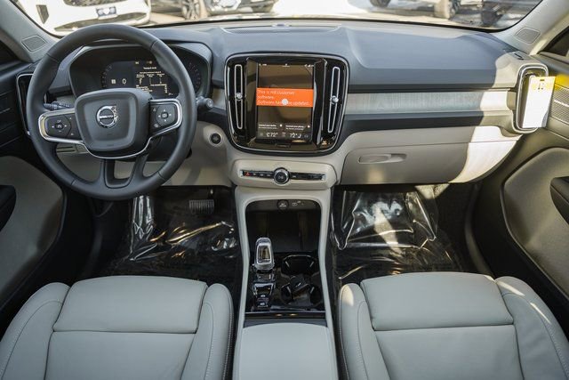 New 2026 Volvo XC40 B5 Ultra w/ Protection Package Premier image 20