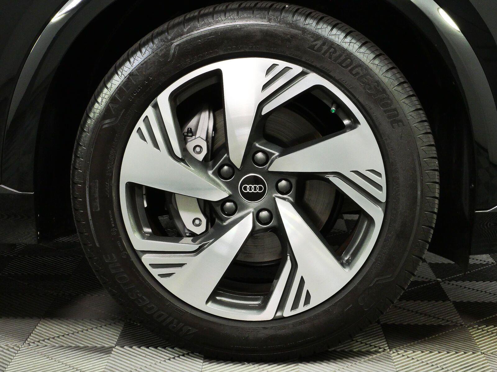 Used 2025 Audi Q6 e-tron Prestige w/ Black Warm Weather Package AWD/4WD image 35