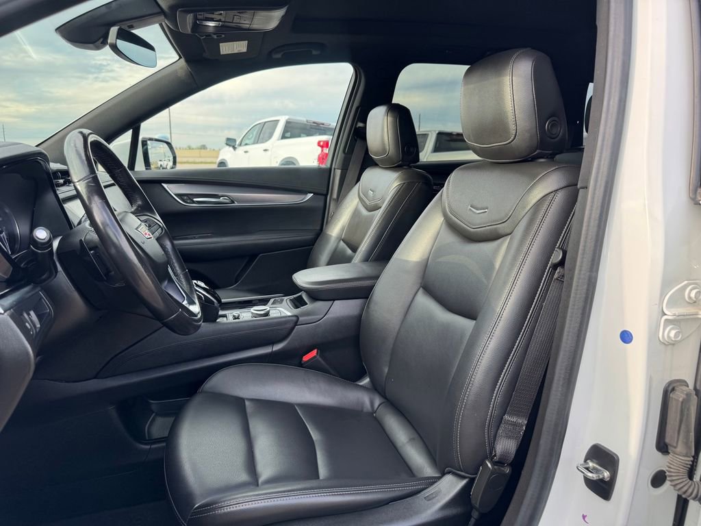 Used 2023 Cadillac XT6 Luxury FWD image 12