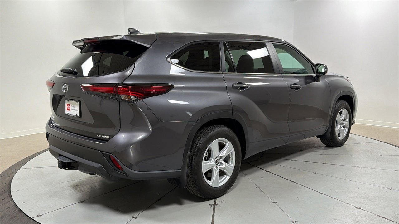 Certified 2024 Toyota Highlander LE image 5