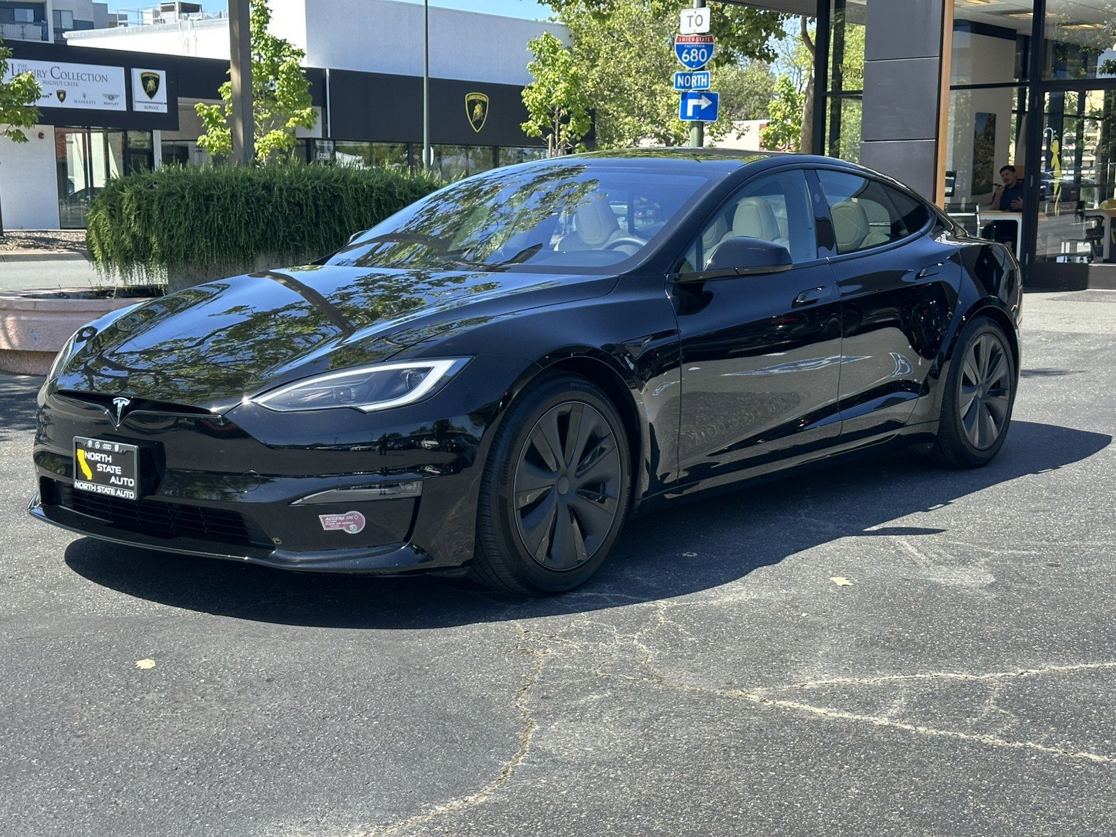 Used 2024 Tesla Model S image 3