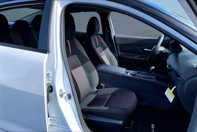New 2026 Nissan Sentra SR w/ Floor Mat Package FWD image 10