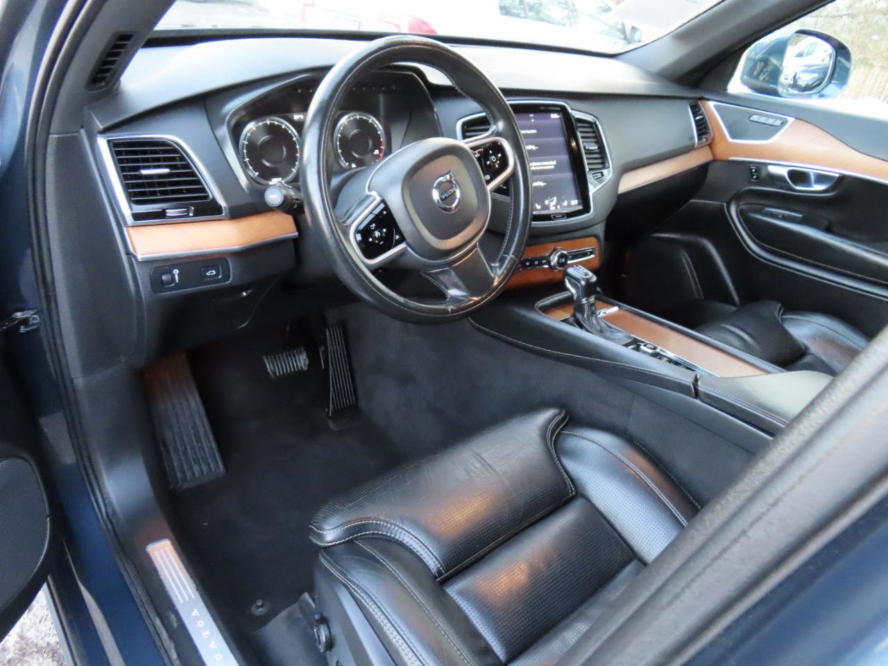 Used 2018 Volvo XC90 T6 Inscription w/ Convenience Package image 5