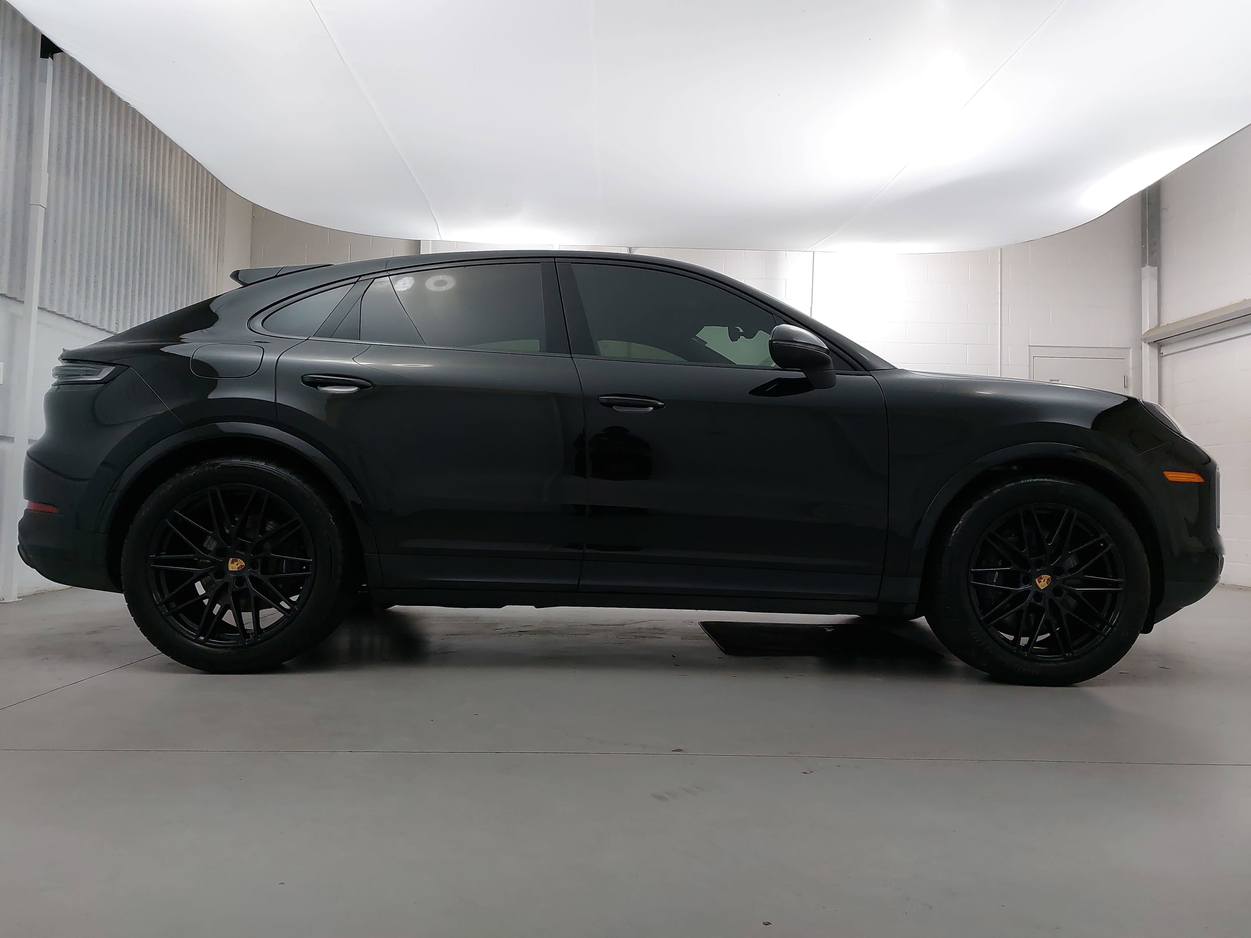 Certified 2024 Porsche Cayenne Coupe AWD/4WD image 8