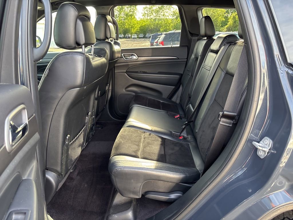 Used 2017 Jeep Grand Cherokee Altitude AWD/4WD image 15