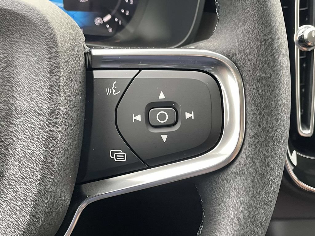 New 2026 Volvo XC40 B5 Plus w/ Climate Package AWD/4WD image 11