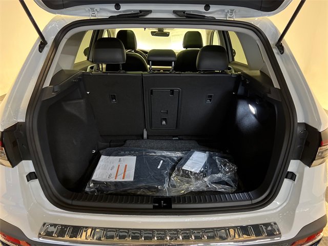 New 2026 Volkswagen Taos SE image 5