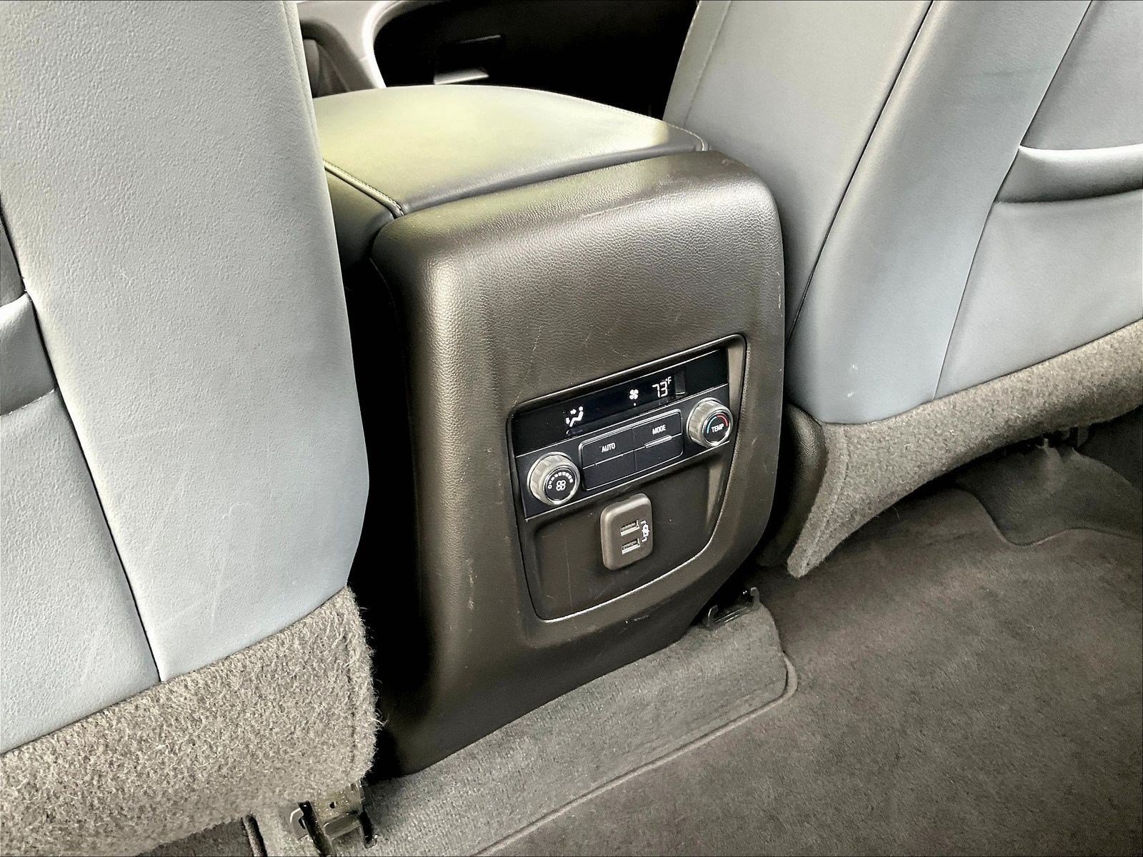 Used 2021 Buick Enclave Essence FWD image 10