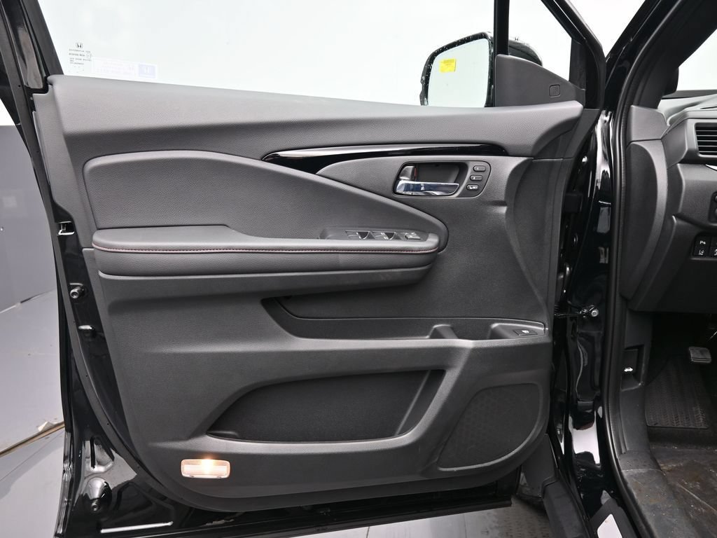 New 2026 Honda Ridgeline Black Edition image 16