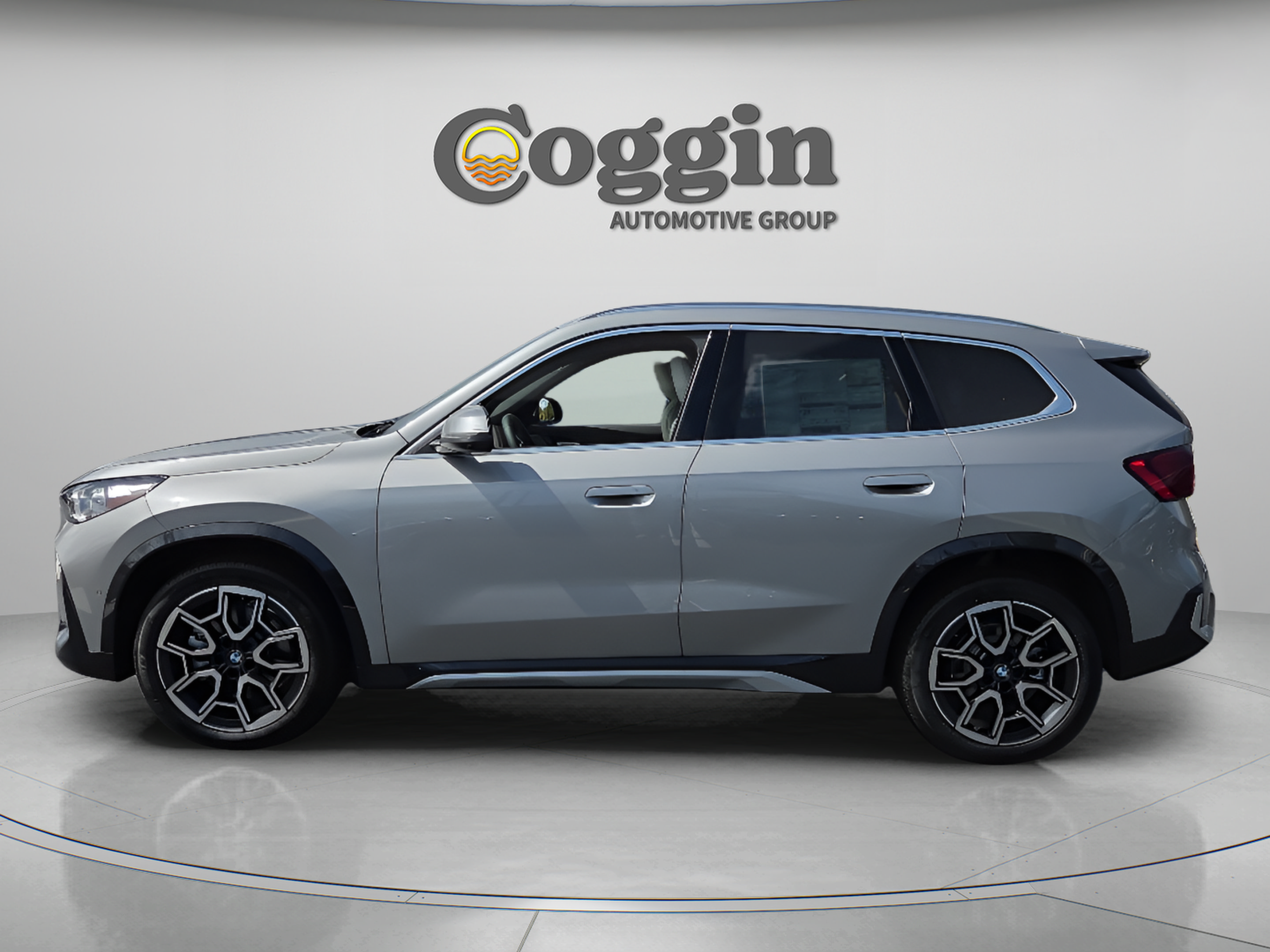 New 2026 BMW X1 xDrive28i w/ Technology Package AWD/4WD image 3
