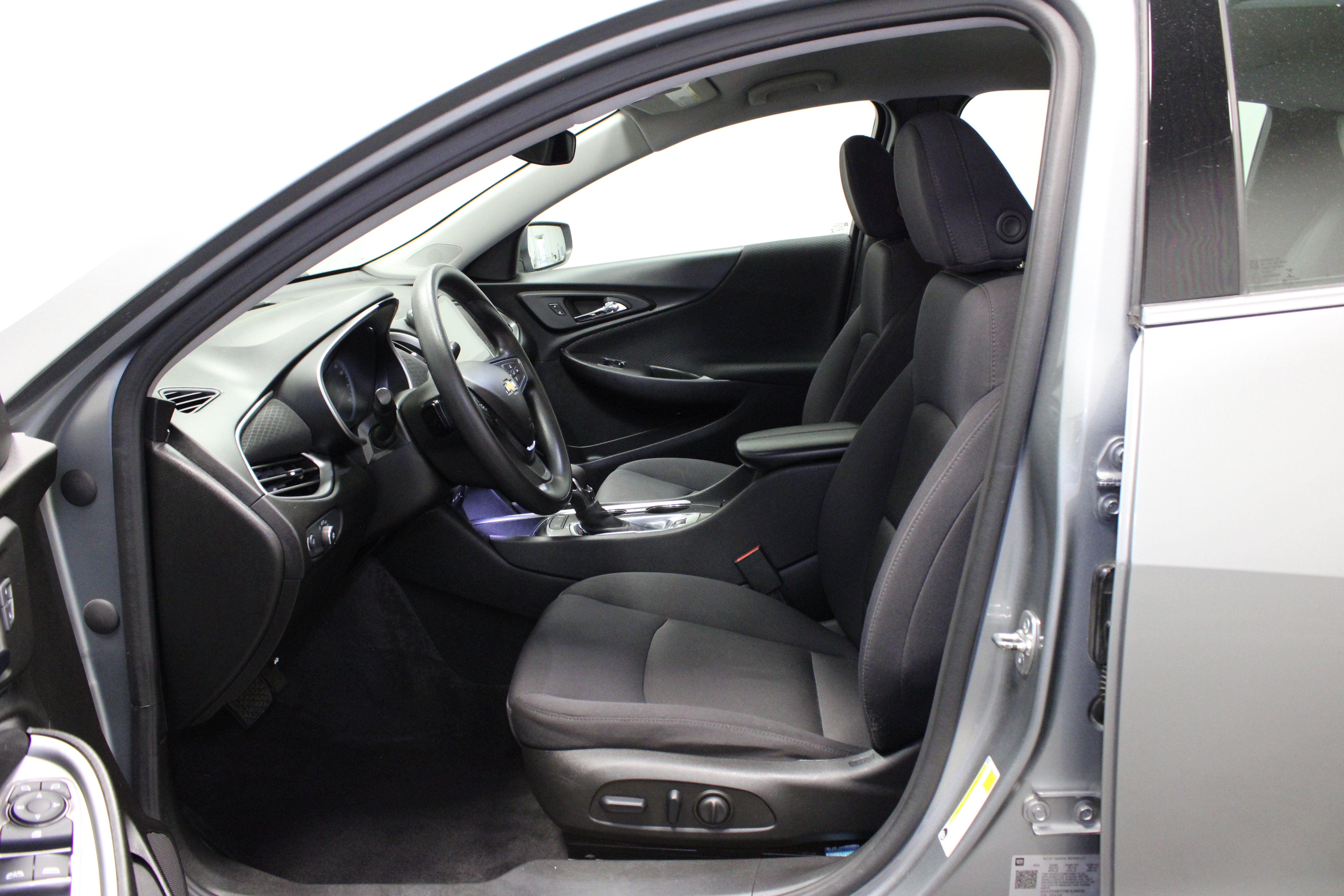 Used 2025 Chevrolet Malibu LT FWD image 11