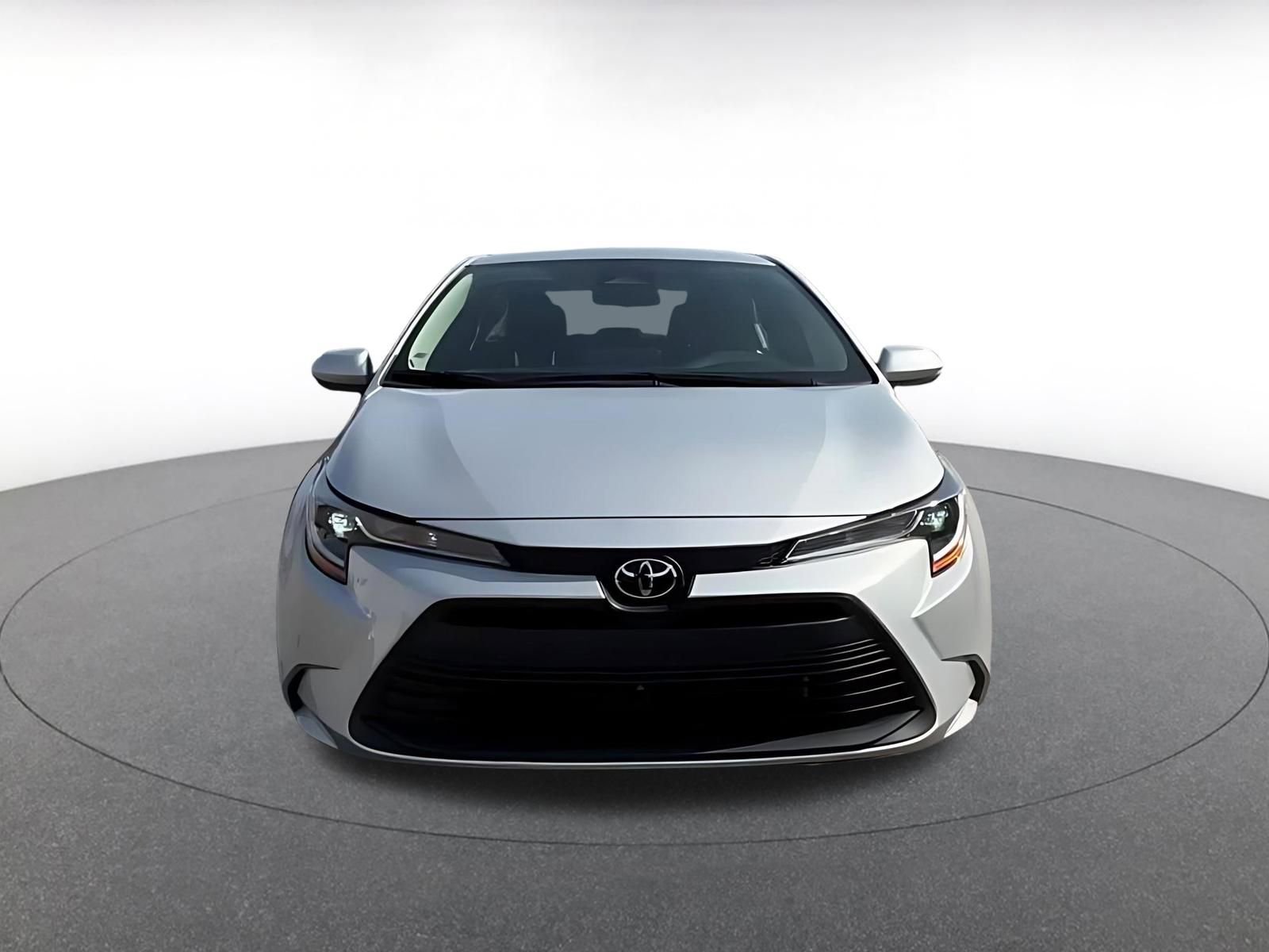 Used 2025 Toyota Corolla LE image 4