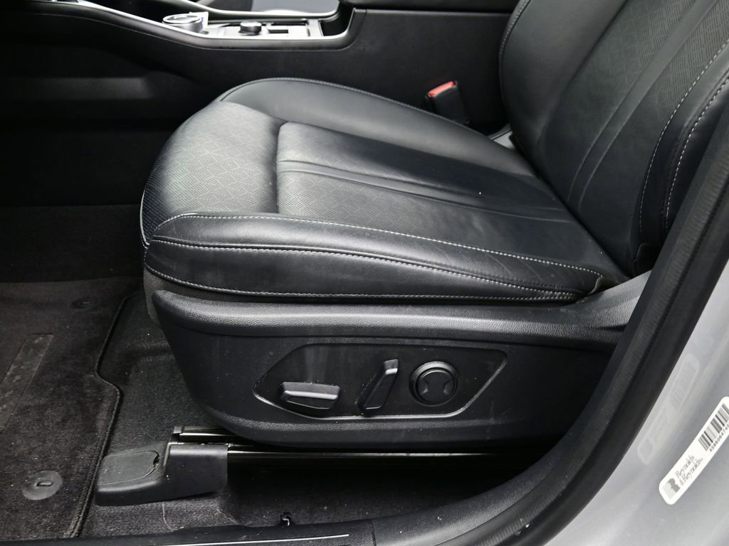 Used 2024 Kia Sorento EX w/ Panoramic Sunroof Package image 14