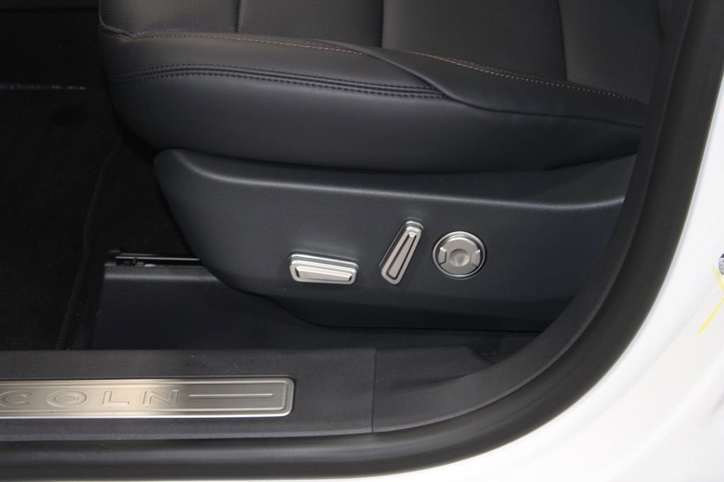 New 2026 Lincoln Nautilus Premier w/ Equipment Group 102A image 21