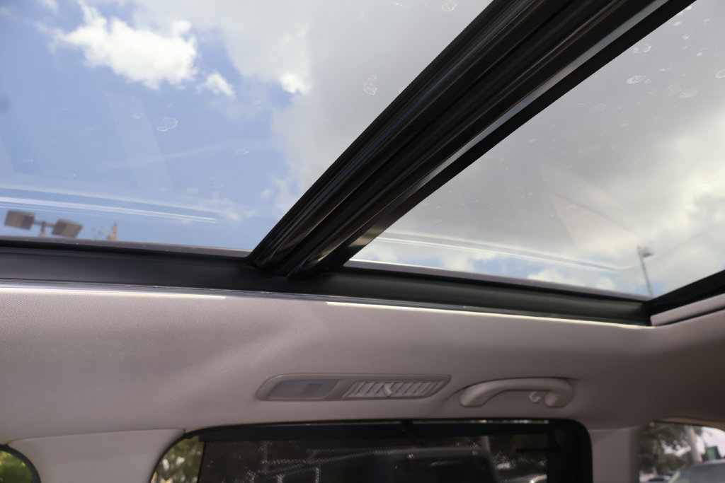 Certified 2025 Subaru Ascent Limited AWD/4WD image 31
