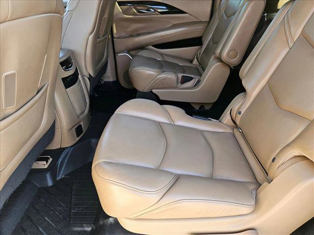 Used 2018 Cadillac Escalade ESV Platinum AWD/4WD image 18