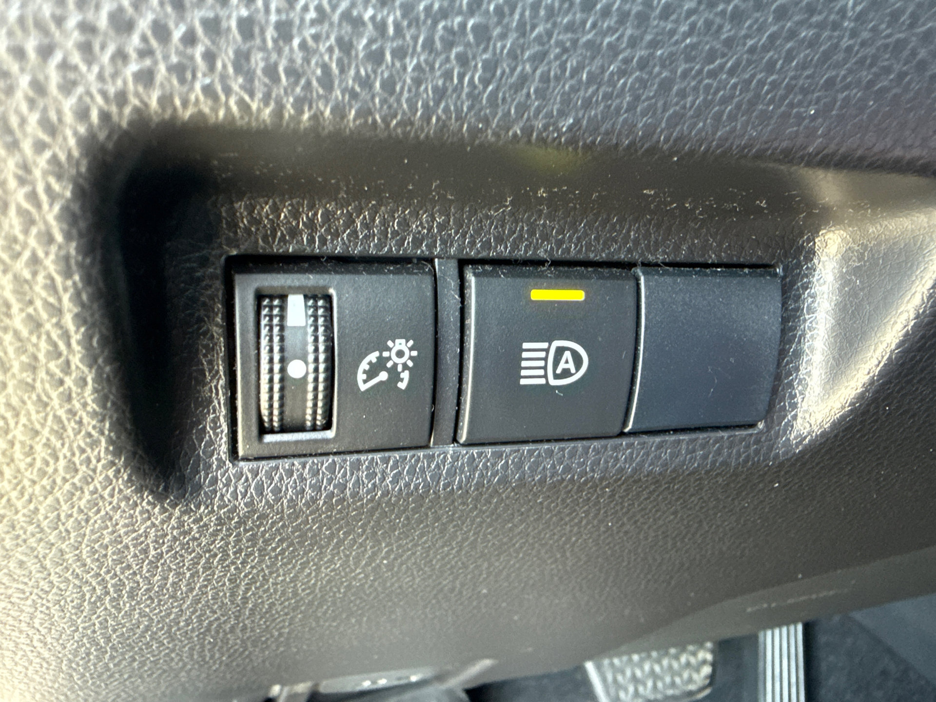 Used 2020 Toyota RAV4 XLE w/ All Weather Liner Package image 22