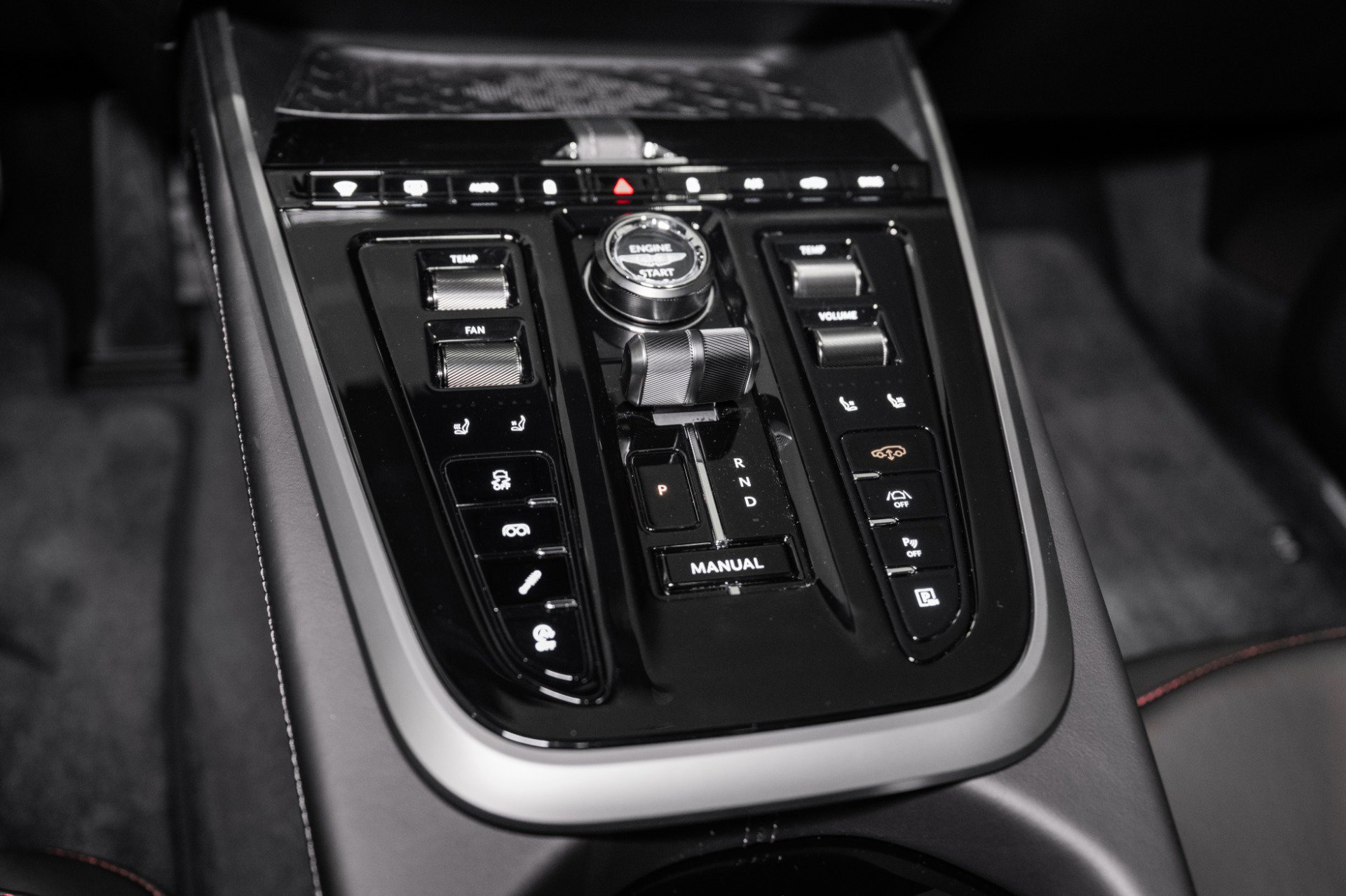 New 2026 Aston Martin DBX 707 image 33