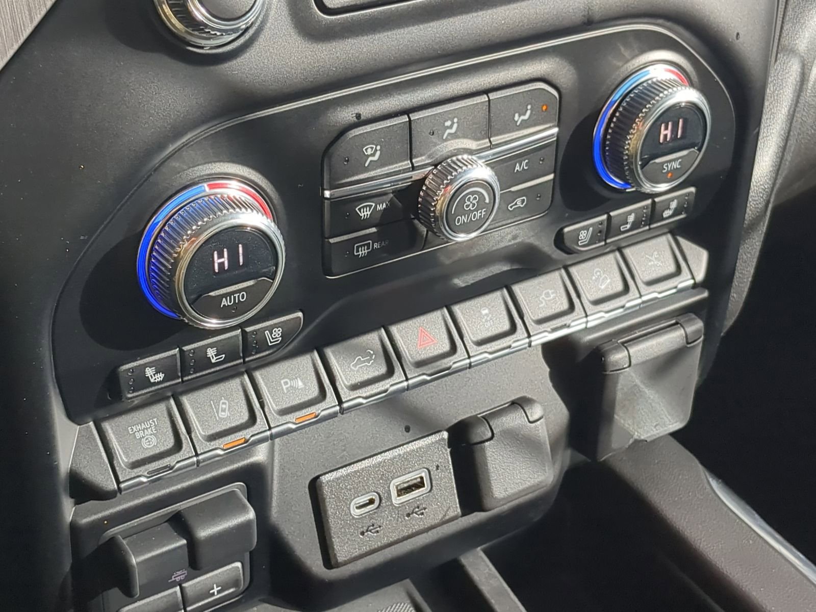 Used 2023 GMC Sierra 3500 Denali image 20