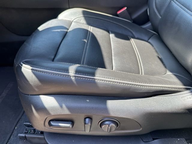Used 2019 GMC Acadia Denali w/ Technology Package FWD image 33