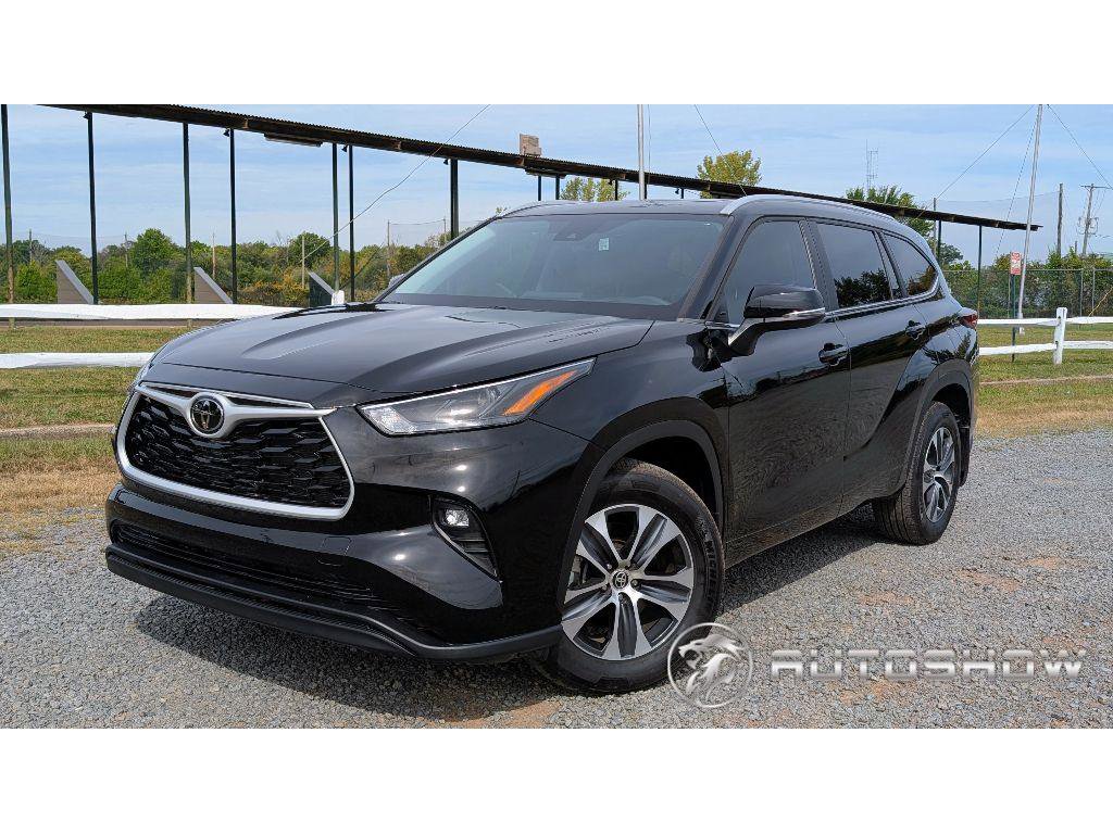 Used 2024 Toyota Highlander XLE