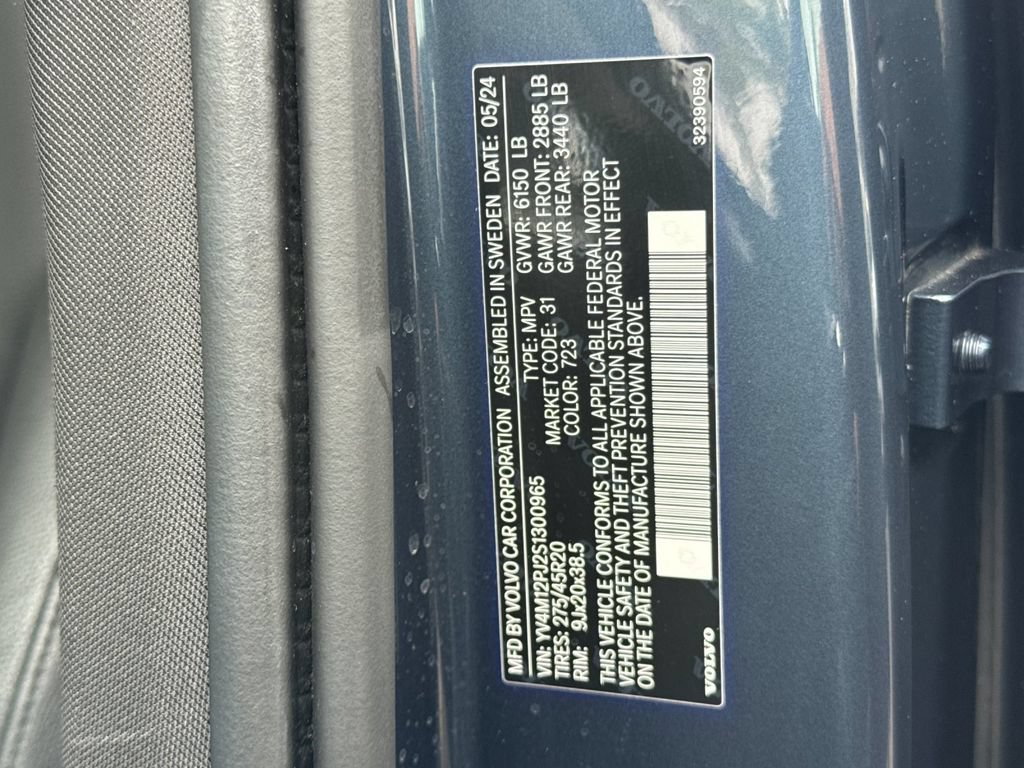 Certified 2025 Volvo XC90 B5 Core w/ Protection Package Premier AWD/4WD image 29