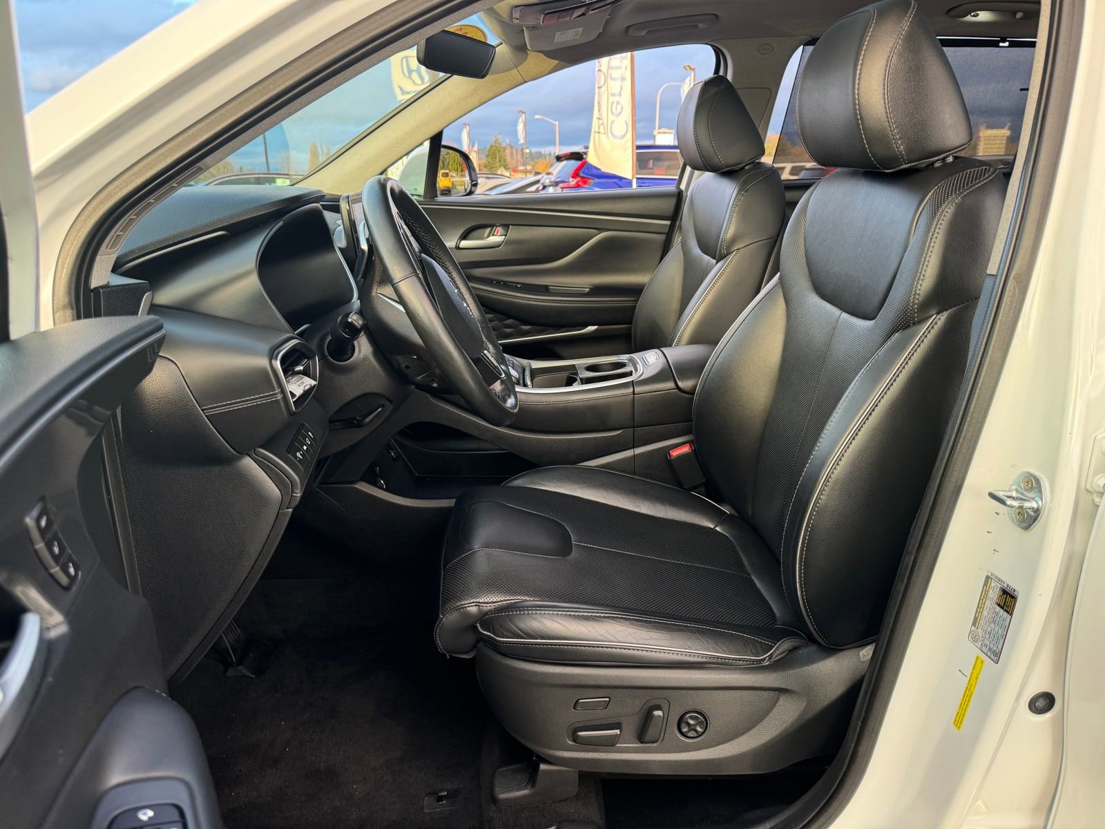 Used 2022 Hyundai Santa Fe Limited w/ Cargo Package image 11