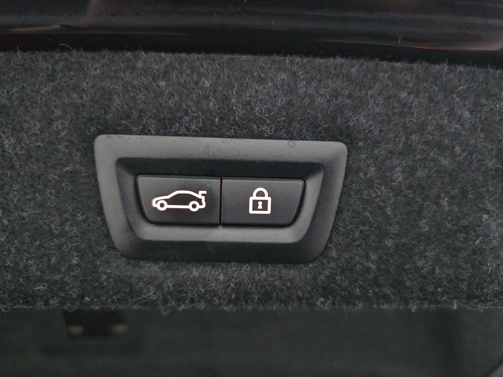 Used 2021 BMW 530e xDrive w/ M Sport Package AWD/4WD image 16