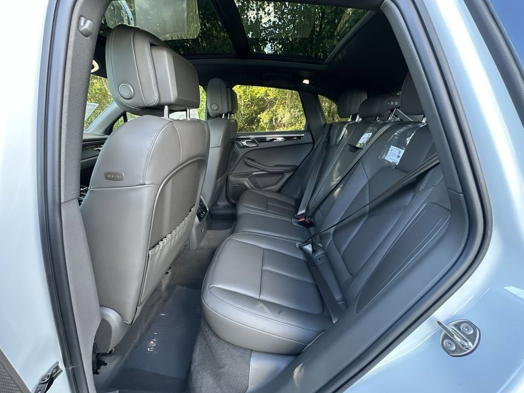 Used 2026 Porsche Macan image 19