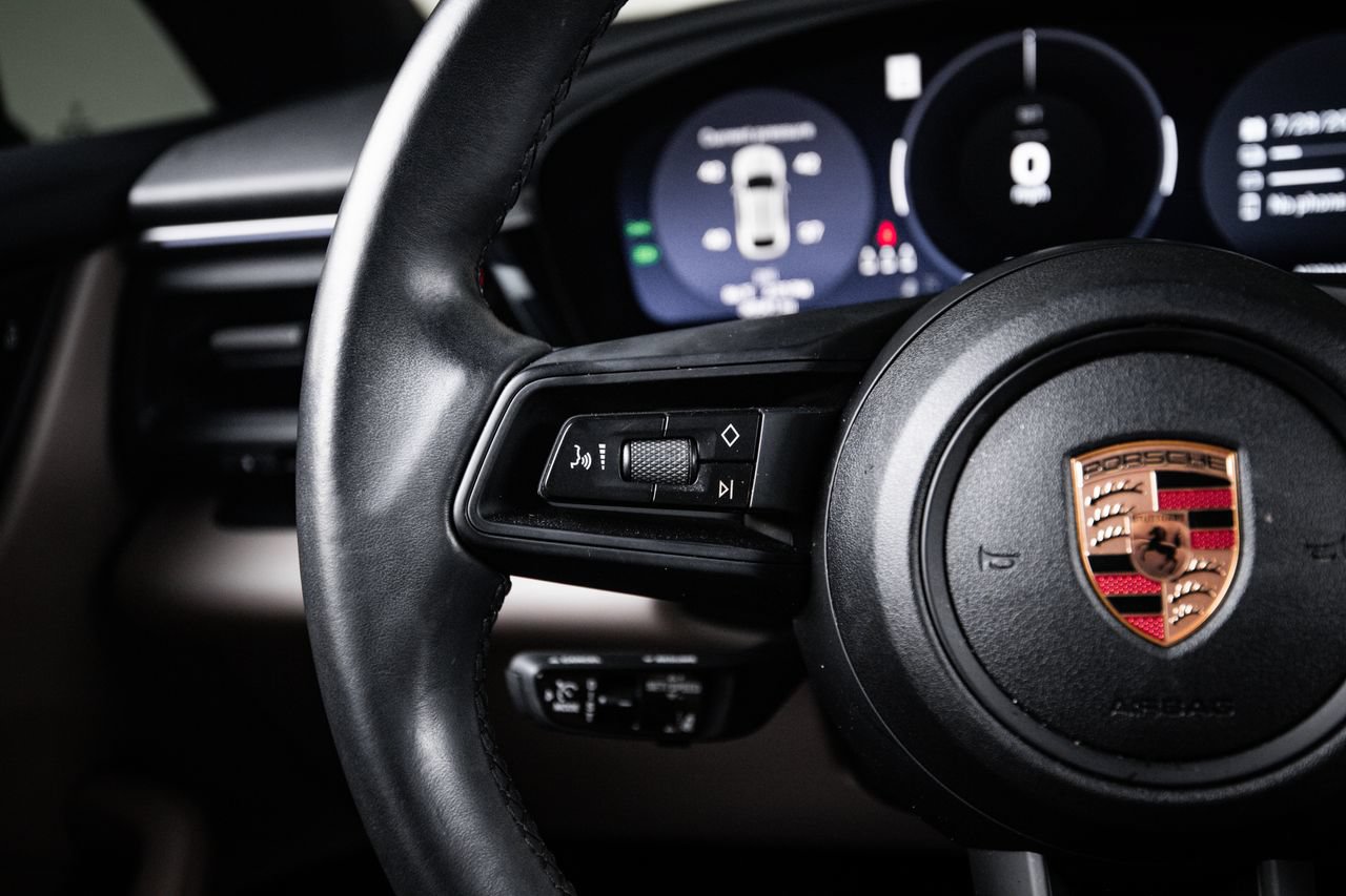 Certified 2024 Porsche Macan 4 Electric AWD/4WD image 17