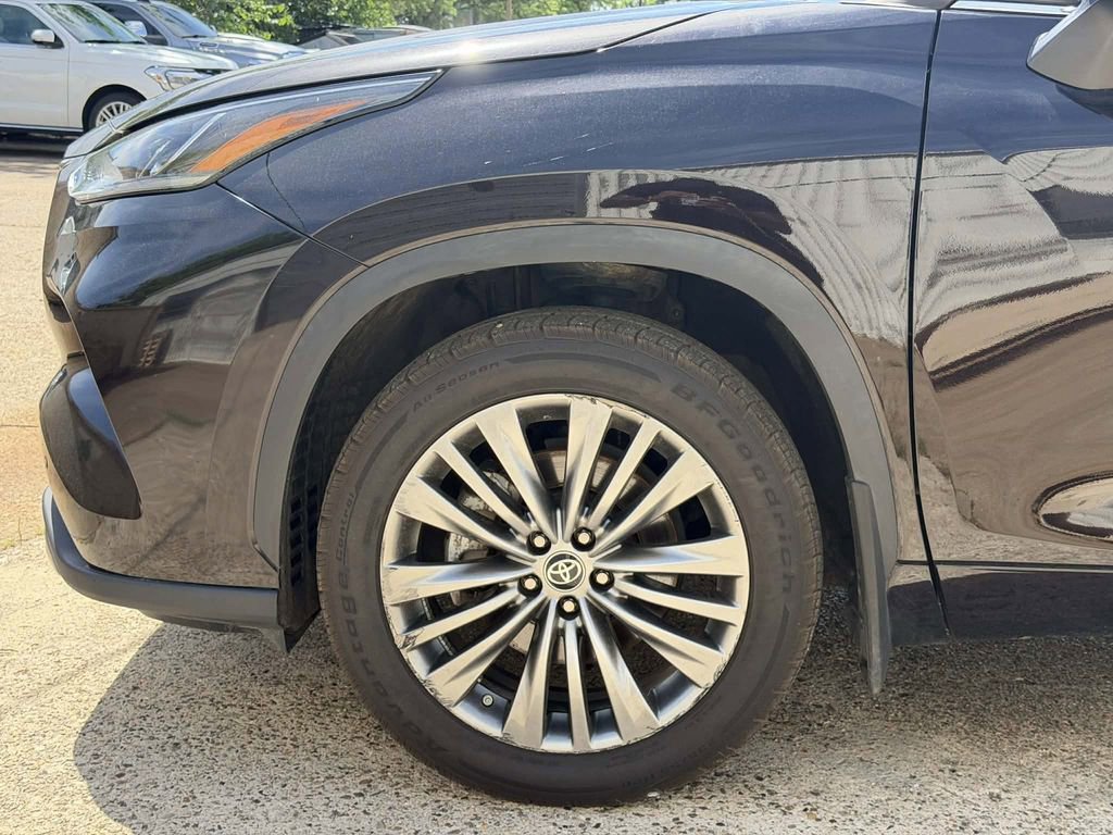 Used 2022 Toyota Highlander Platinum AWD/4WD image 17