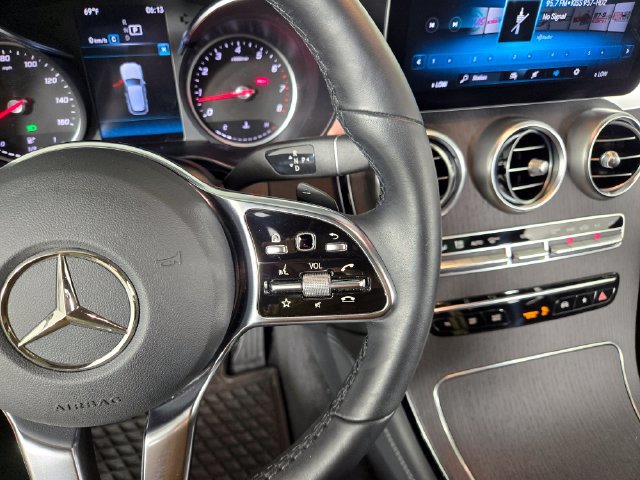 Used 2020 Mercedes-Benz GLC 300 4MATIC image 25