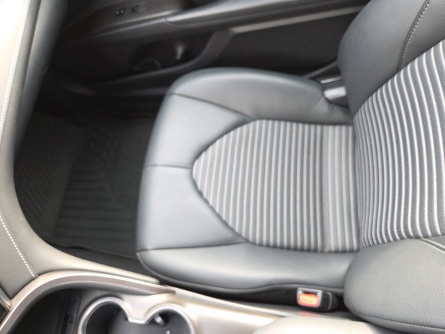 Used 2022 Toyota Camry SE FWD image 19