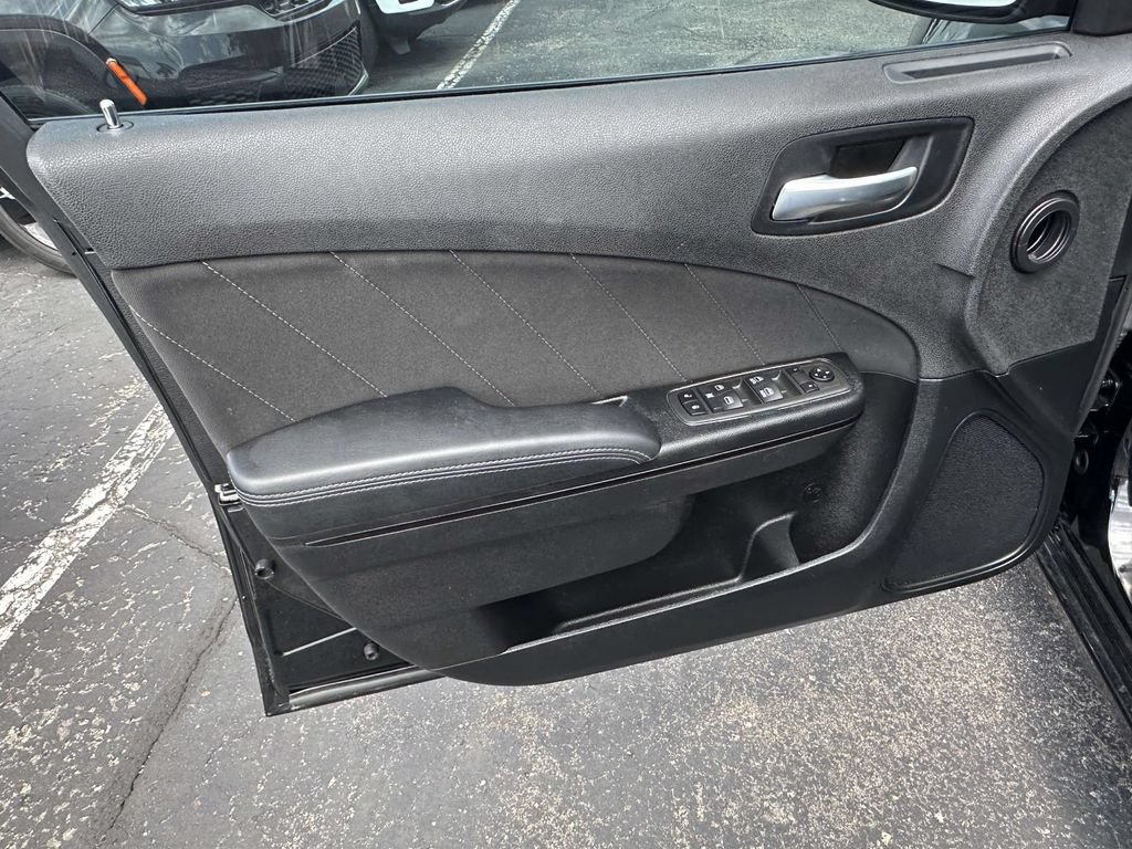 Used 2022 Dodge Charger SXT w/ Blacktop Package RWD image 15