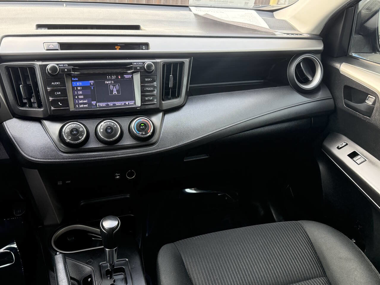 Used 2016 Toyota RAV4 LE FWD image 7