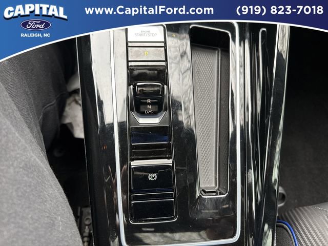 Used 2024 Volkswagen Golf R image 30