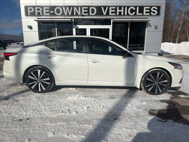 Used 2022 Nissan Altima 2.5 SR image 2